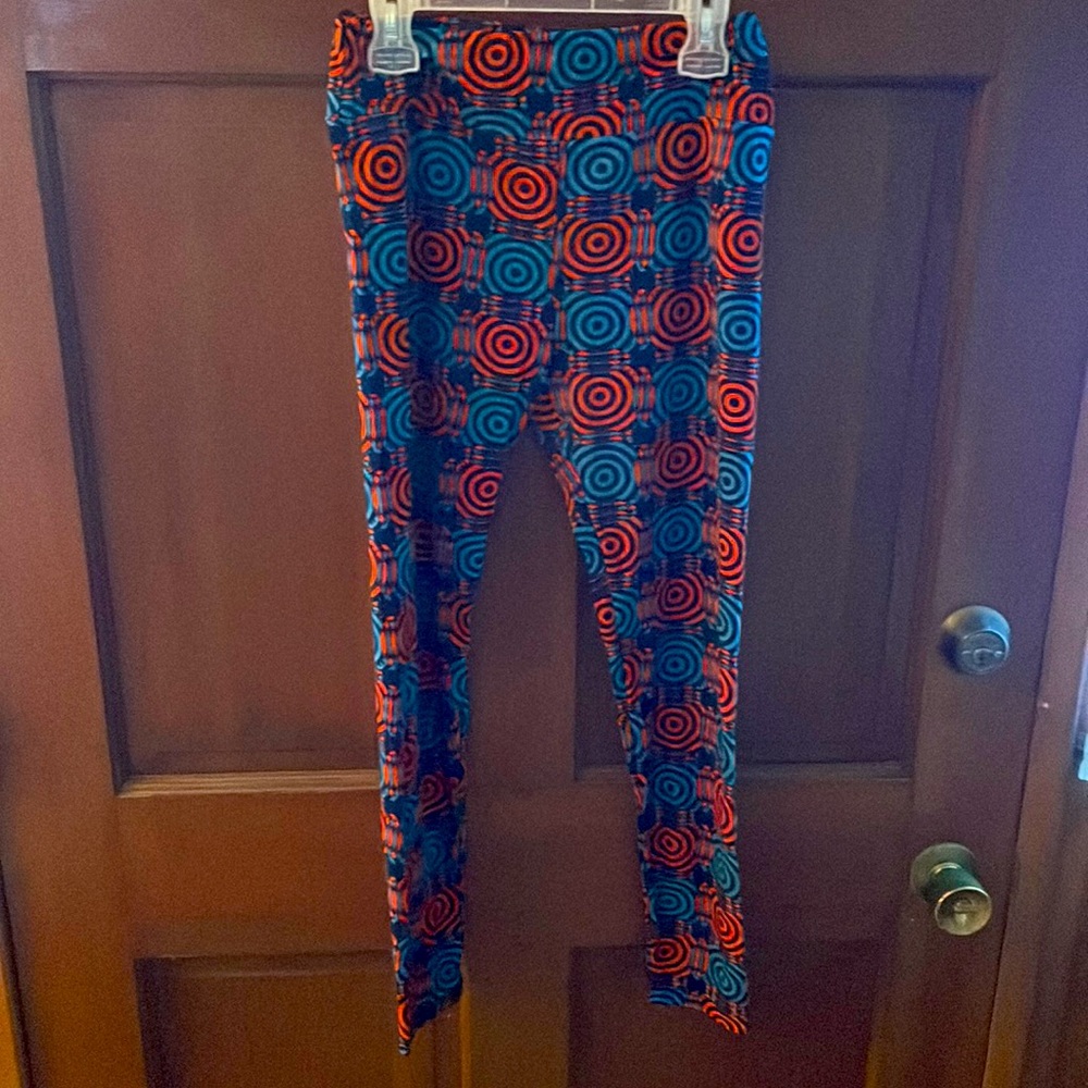 LulaRoe One Size leggings. Swirl pattern. Like new